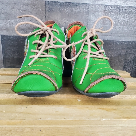 Princess Of TMA Maia Green Abstract Pointed Toe Leather Oxford Women's - Picture 3 of 16